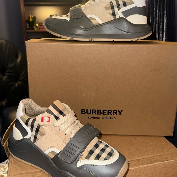 Burberry Check Suede Shoes - Picture 5 of 8
